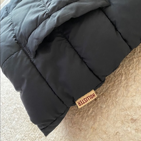 2/$50 🦋 Hollister Sherpa Zip Up Vest Size XS - Picture 6 of 8